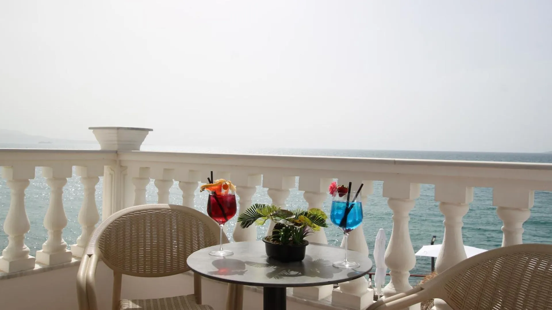 Orchids Hotel Sarande 3*,