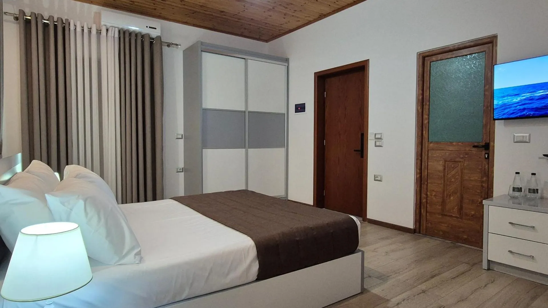 Orchids Hotel Sarande