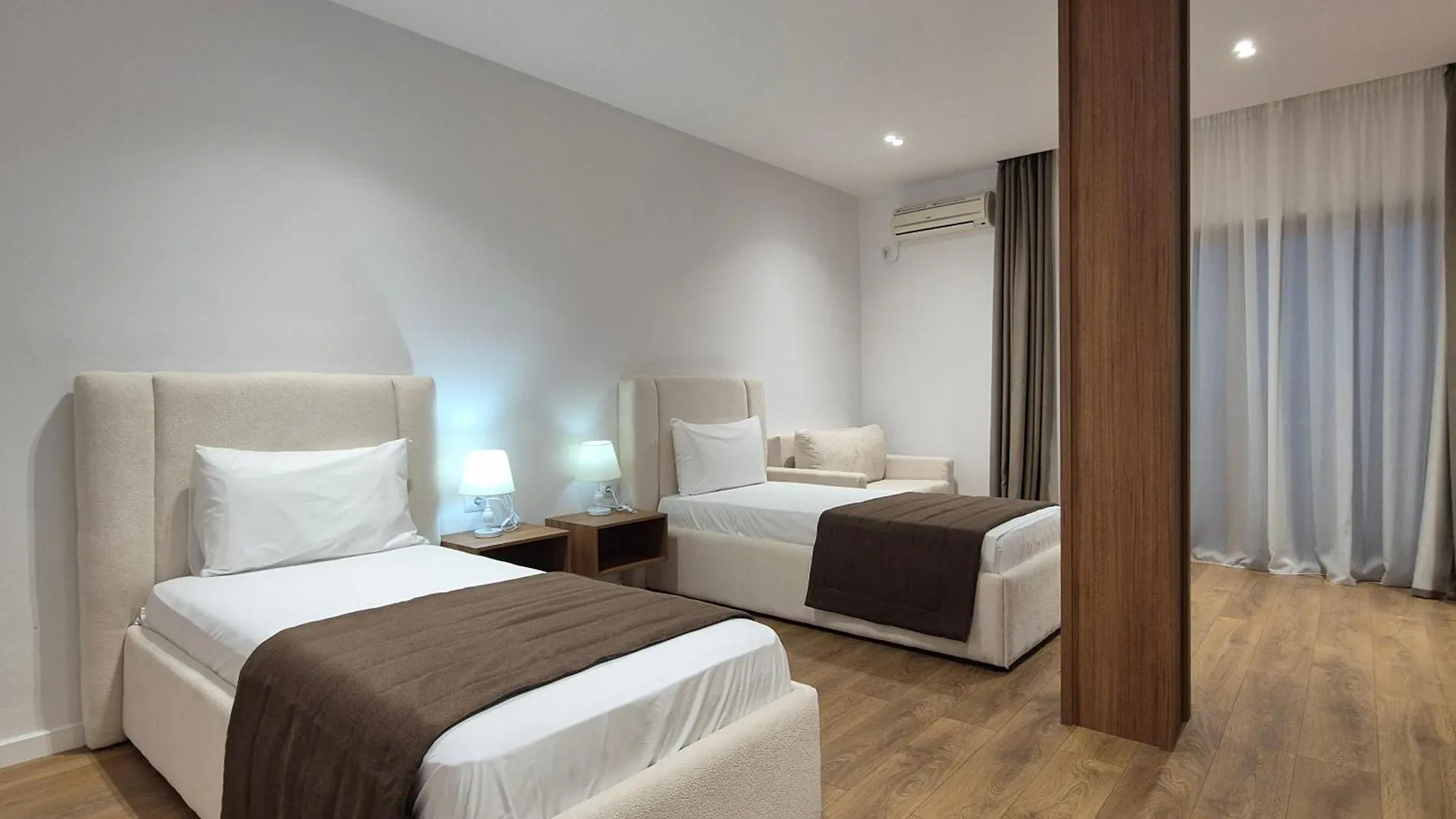 Orchids Hotel Sarande 3*,