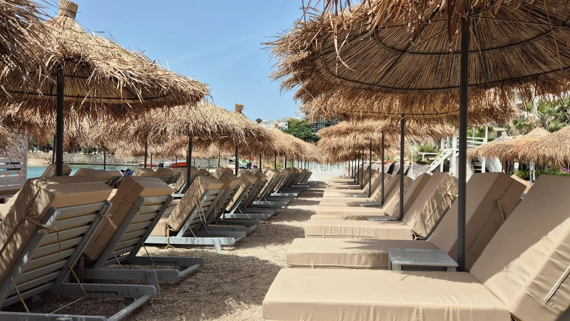 Hotel 1 Sarandë Albanië